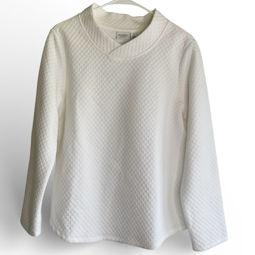 Weekends by Chico’s Quilted Sweatshirt Top V-Neck Cotton White Size 1 Like New